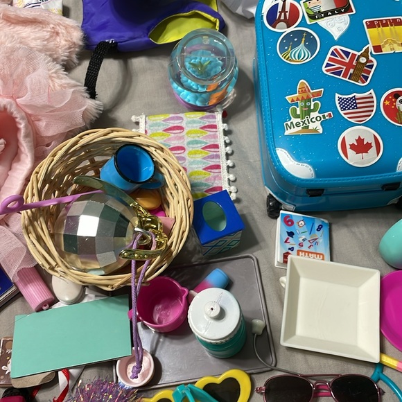 American Girl doll bed and desk set with accessories and clothes - Picture 11 of 16